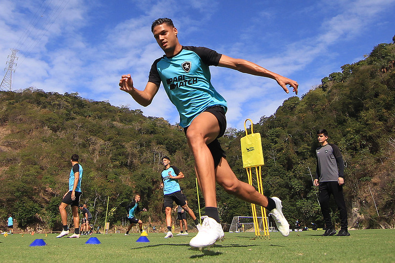 Sousa_Molenbeek_Treino_Vitor Silva_Botafogo