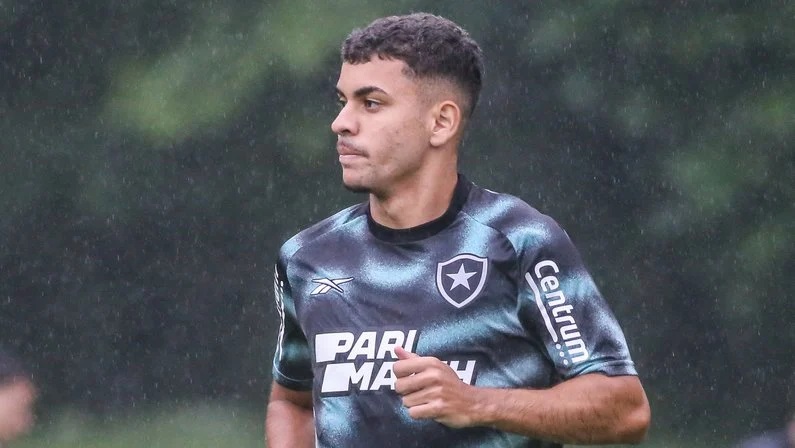 Sapata segue para a Bélgica por empréstimo. (Foto: Arthur Barreto/Botafogo)