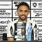 Vitinho foi a contratação mais cara de um defensor em 10 anos. (Foto: Vitor Silva/Botafogo) mercado do Botafogo