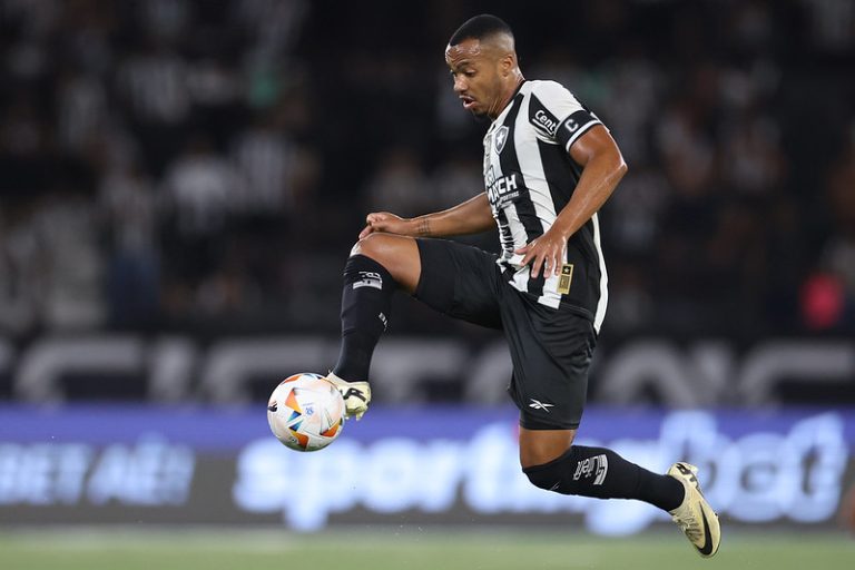 Marlon Freitas foi destaque no meio-campo. (Foto: Vitor Silva/Botafogo)