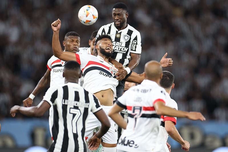 Bastos. Botafogo x Sao Paulo pela Copa Conmebol Libertadores no Estadio Niltos Santos. 18 de Setembro de 2024, Rio de Janeiro, RJ, Brasil. Foto: Vitor Silva/Botafogo.