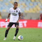 Tchê Tchê substituiu Marlon Freitas, suspenso. (Foto: Vitor Silva/Botafogo)