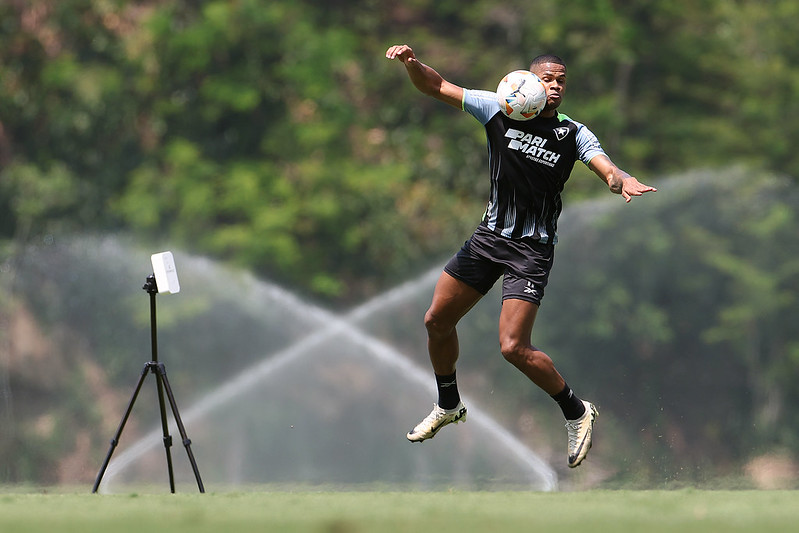 Junior Santos. Treino do Botafogo, Esoaco Lonier. 23 de Setembro de 2023, Rio de Janeiro, RJ, Brasil. Foto: Vitor Silva/Botafogo.