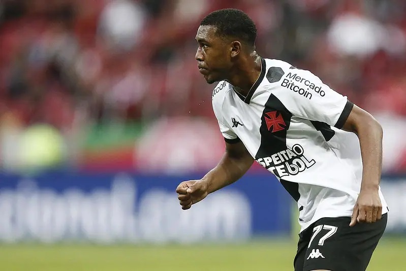 Textor tem interesse em joia vascaína - Daniel Ramalho