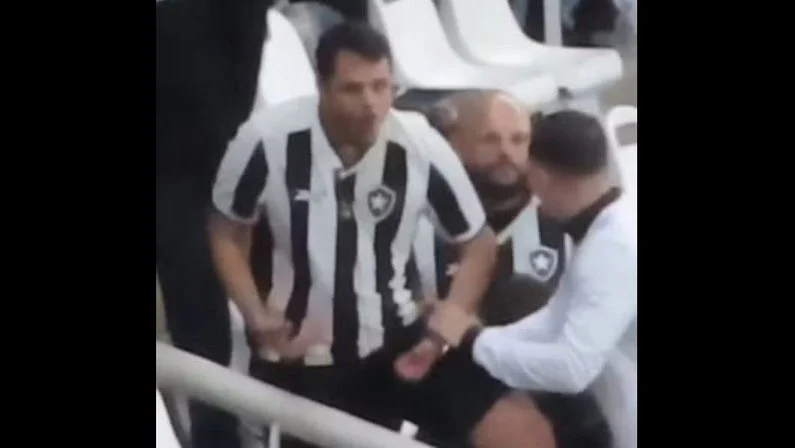 torcedor do botafogo racista