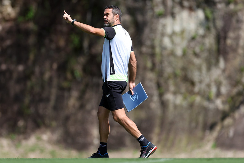 Artur Jorge. Treino do Botafogo, Esoaco Lonier. 28 de Agosto de 2023, Rio de Janeiro, RJ, Brasil. Foto: Vitor Silva/Botafogo.