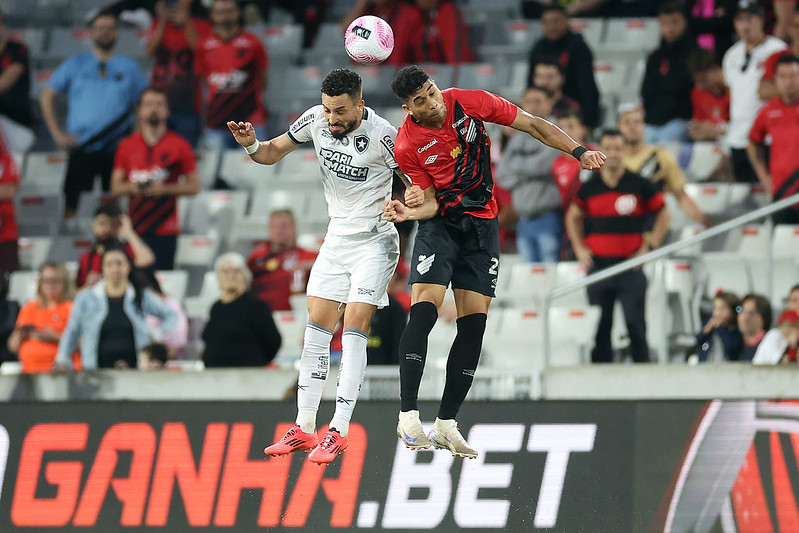 Glorioso não vencia o Furacão fora de casa desde 2008. (Foto: Vitor Silva/Botafogo)