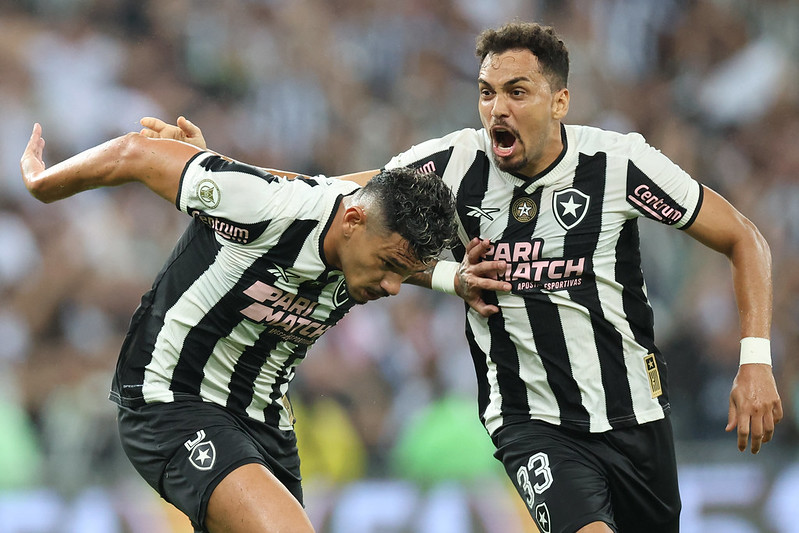 Tiquinho e Eduardo jogaram contra o Criciúma. (Foto: Vitor Silva/Botafogo)