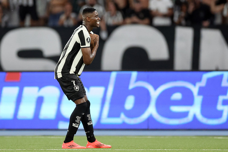 Luíz Henrique e Savarino marcaram pelo Glorioso. (Foto: Vitor Silva/Botafogo)