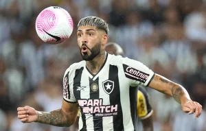 Alexander Barboza em foto de Vitor Silva Botafogo