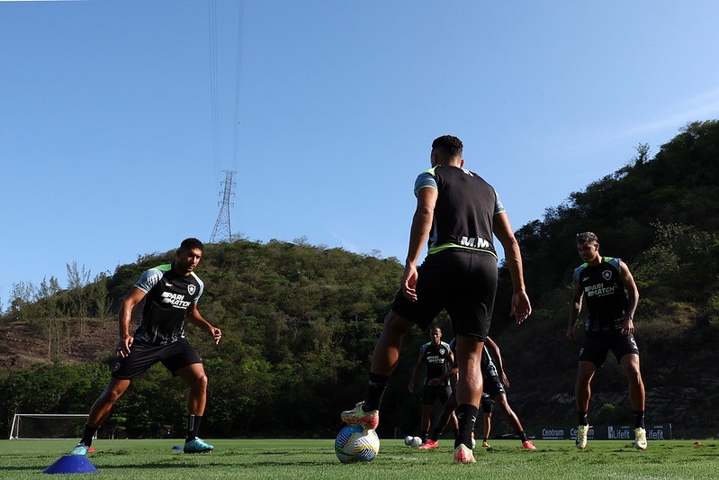 Treino no Espaço Lonier. (Foto: Vitor Silva/Botafogo)