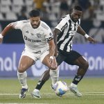 Bastos vs Hulk Botafogo x Atletico MG pelo Campeonato Brasileiro no Estadio Niltos Santos. 07 de Julho de 2024, Rio de Janeiro, RJ, Brasil. Foto: Vitor Silva/Botafogo.