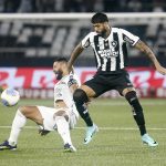 Atlético-MG x Botafogo Barboza vs hulk . Botafogo x Atletico MG pelo Campeonato Brasileiro no Estadio Niltos Santos. 07 de Julho de 2024, Rio de Janeiro, RJ, Brasil. Foto: Vitor Silva/Botafogo.