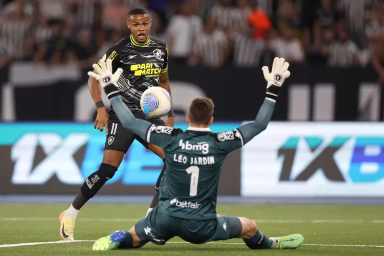Junior Santos. Botafogo x Vasco pelo Campeonato Brasileiro no Estadio Nilton Santos. 05 de Novembro de 2024, Rio de Janeiro, RJ, Brasil. Foto: Vitor Silva/Botafogo.
