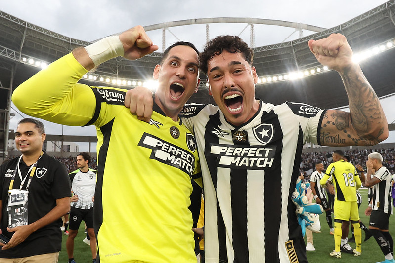 Gatito comemora título pelo Fogão. (Foto: Vitor Silva/Botafogo)