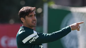 O técnico Abel Ferreira, da SE Palmeiras, durante treinamento, na Academia de Futebol. (Foto: Cesar Greco/Palmeiras/by Canon)
