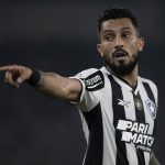 Alex Telles, jogador do Botafogo. Foto: Jorge Rodrigues/AGIF
