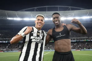 Matheus Martins. e Luiz Henrique. Botafogo x Flamengo pelo Campeonato Brasileiro no Estadio Niltos Santos. 18 de Agosto de 2024, Rio de Janeiro, RJ, Brasil. Foto: Vitor Silva/Botafogo.