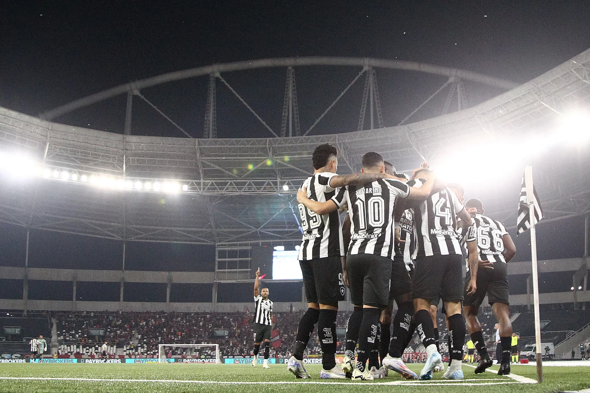 Danilo preocupa, mas deve estar em campo no Botafogo x Vasco pela Copa do Brasil 2025 - Meu Botafogo