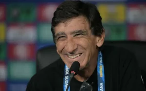 Técnico do Racing. Foto: Conmebol