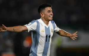 Almada atualmente está emprestado ao Lyon. Foto: AFA