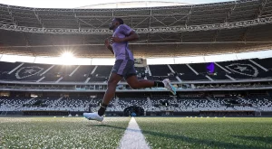 Elias Manoel. Treino do Botafogo no Estadio Nilton Santos. 26 de Fevereiro de 2025, Rio de Janeiro, RJ, Brasil. Foto: Vitor Silva/Botafogo.