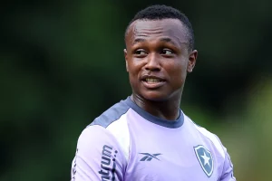 nathan fernandes no botafogo treino