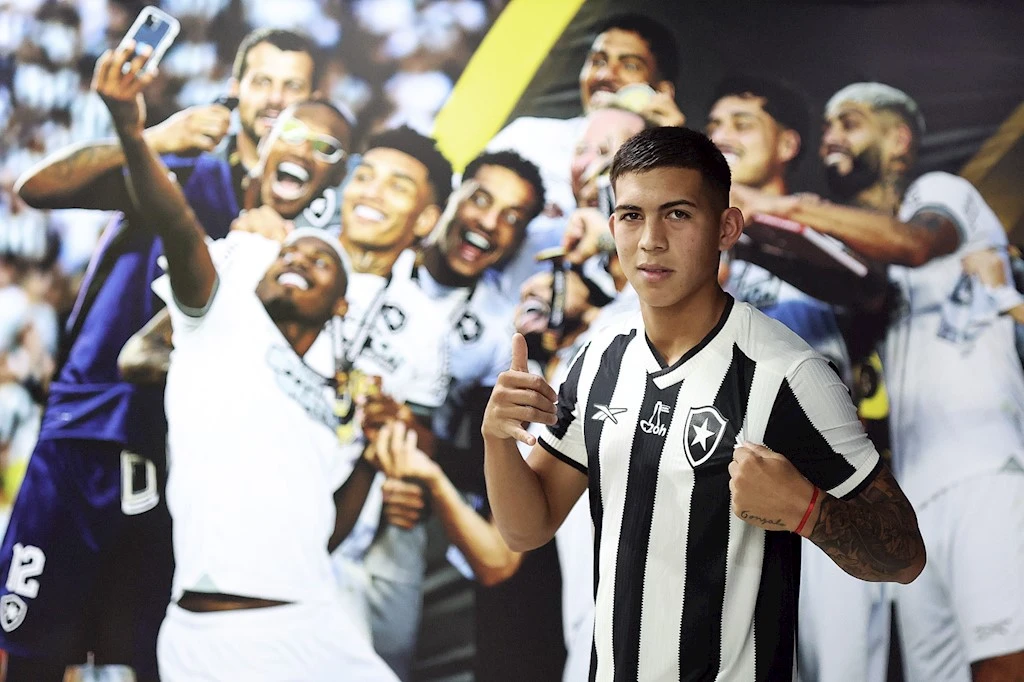 thiago lauro do botafogo