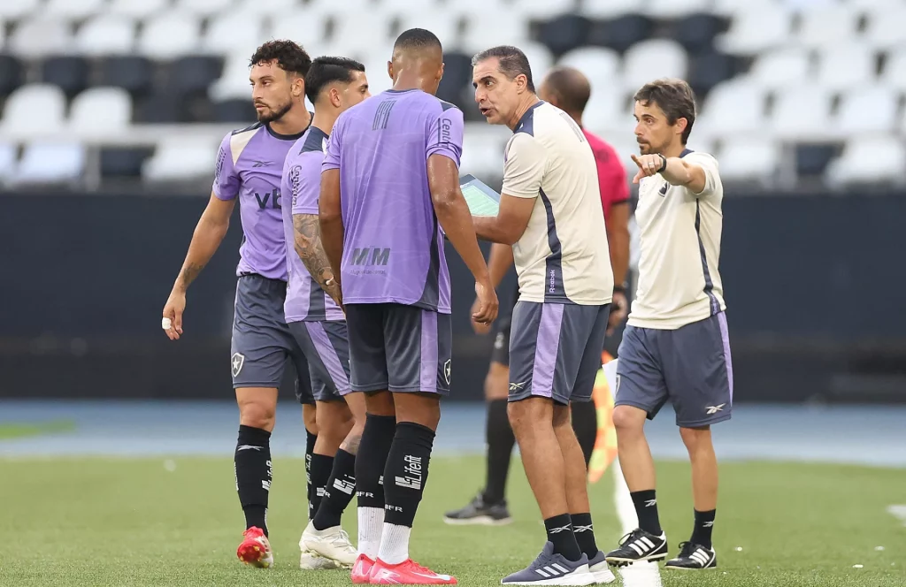 Renato Paiva.Jogo Treino, Botafogo x Cruzeiro no Estadio Nilton Santos. 15 de Marco de 2025, Rio de Janeiro, RJ, Brasil. Foto: Vitor Silva