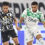 Artur em ação pelo Glorioso. Foto: Vitor Silva