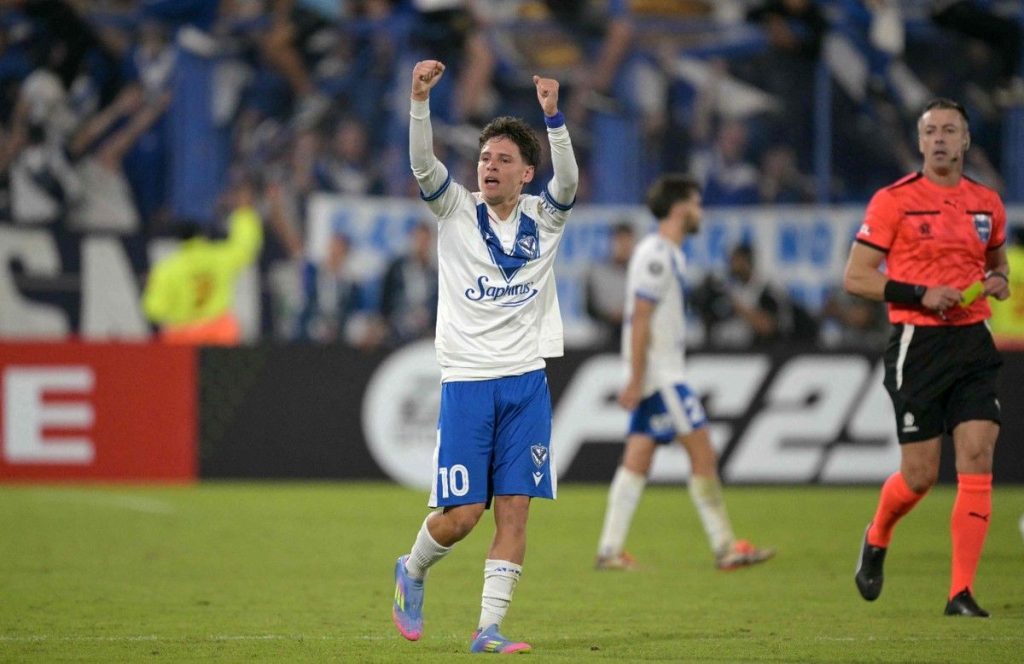 Alvarez Montoro em ação pelo Velez Sarsfield. Foto: Divulgação.