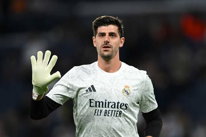 “É muito bonito”: Goleiro do Real Madrid elogia elenco do Botafogo e viraliza - Meu Botafogo