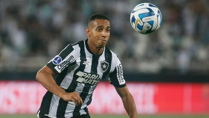 Botafogo é condenado na justiça e vai pagar dívida milionária para Victor Sá