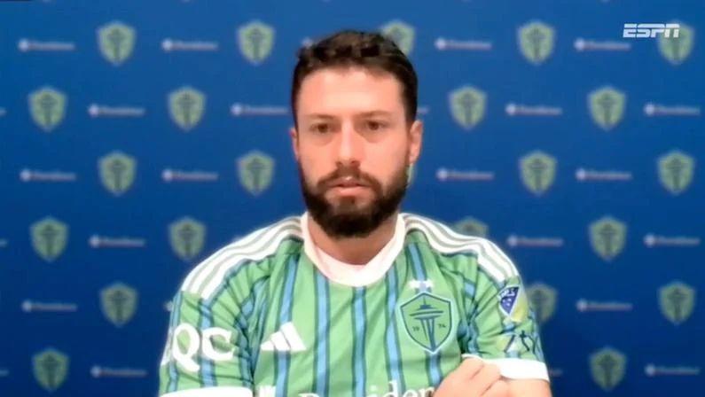 Jogador do Seattle Sounders manda recado para o Botafogo antes do duelo: “É muito especial”