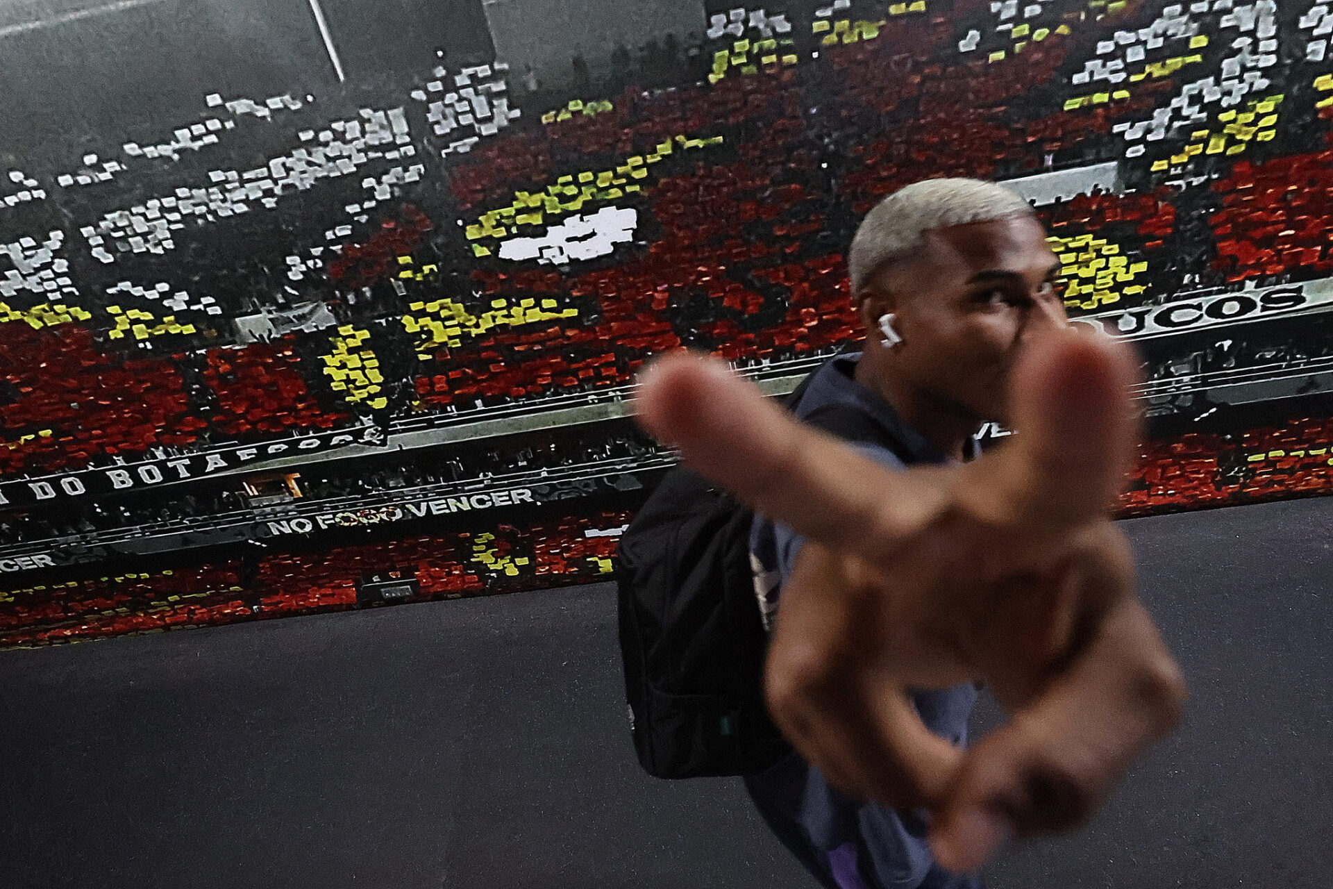 Botafogo: Cuiabano ignora Premier League e crava 