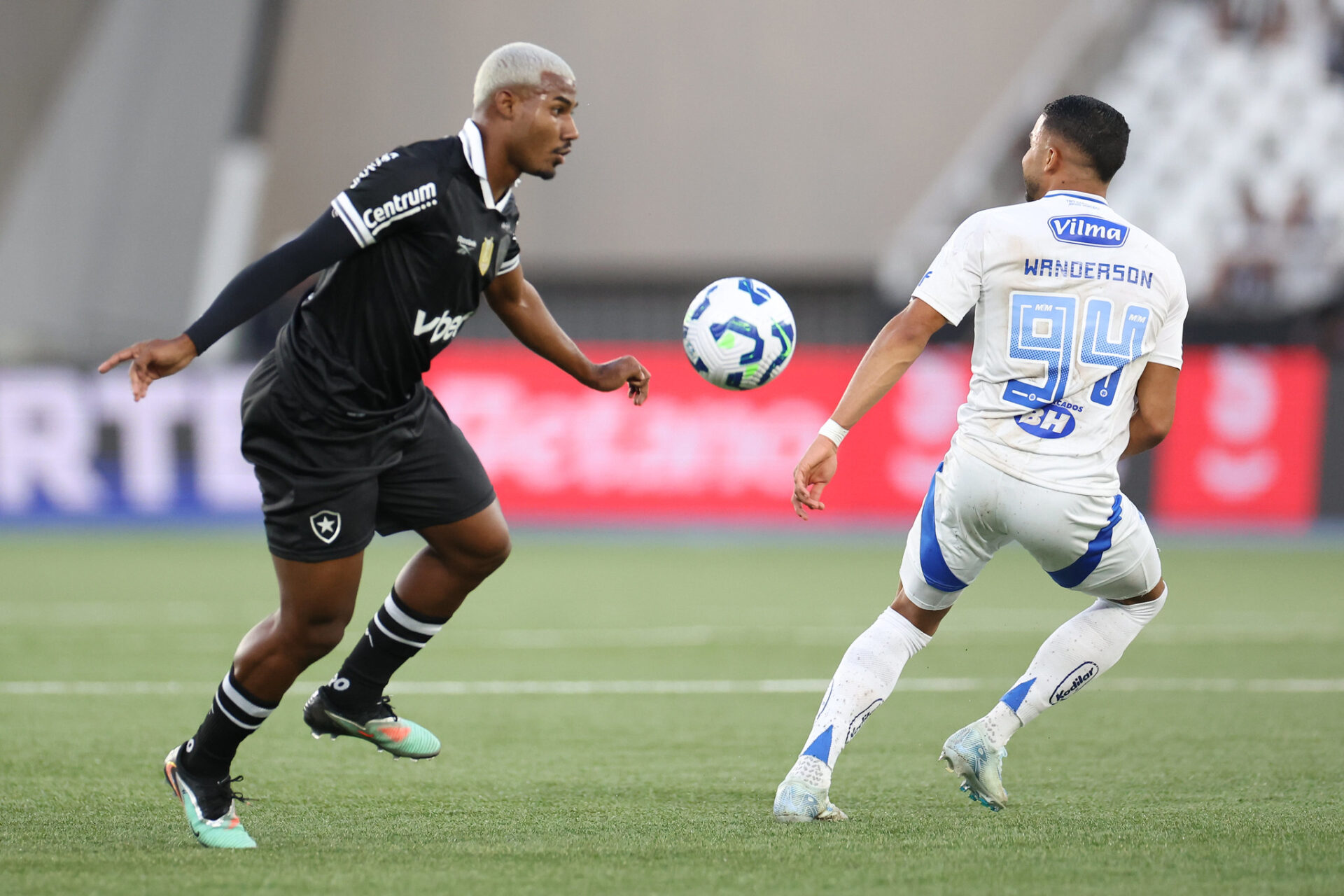 Botafogo ganha reforços e pode ter novidade na defesa contra o Flu - Meu Botafogo