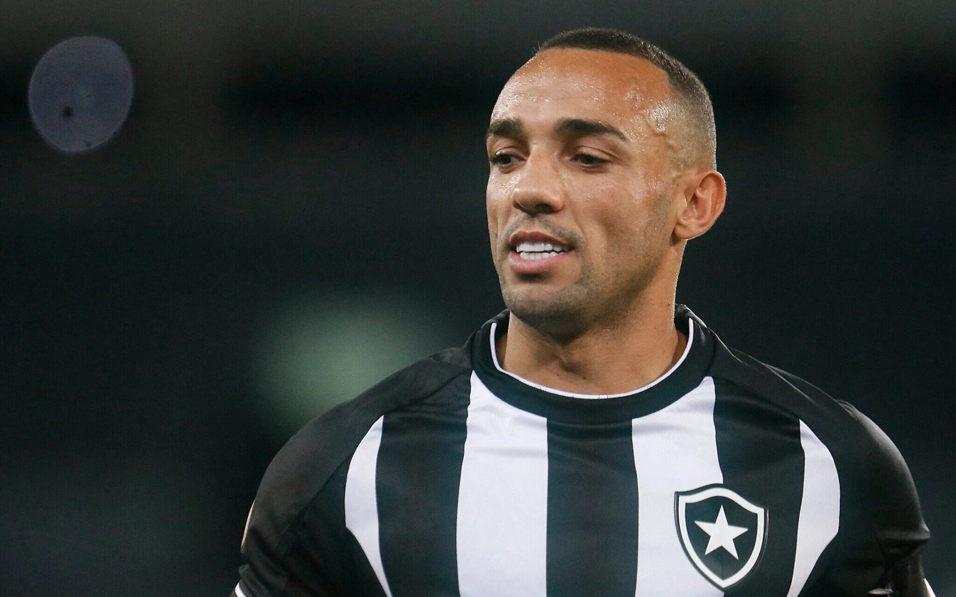 Botafogo improvisa Marçal na zaga e retoma força ofensiva contra o Fortaleza para log mais às 20h30 - Meu Botafogo