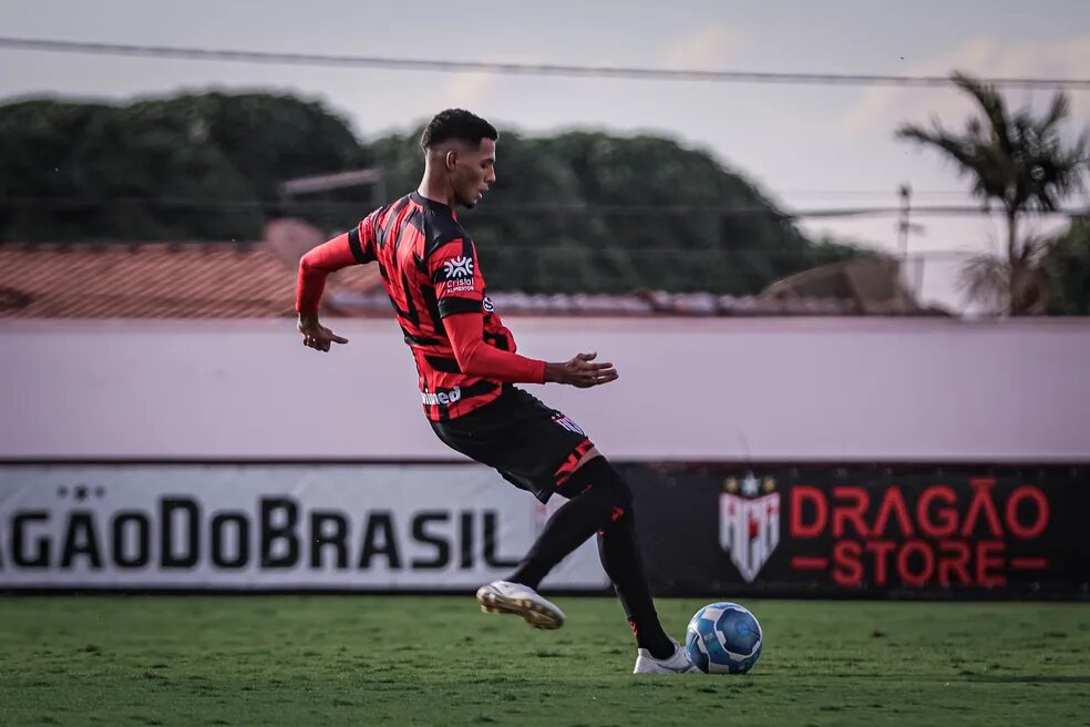 Botafogo leva “não” e Atlético empresta Alix Vinícius ao Bragantino - Meu Botafogo