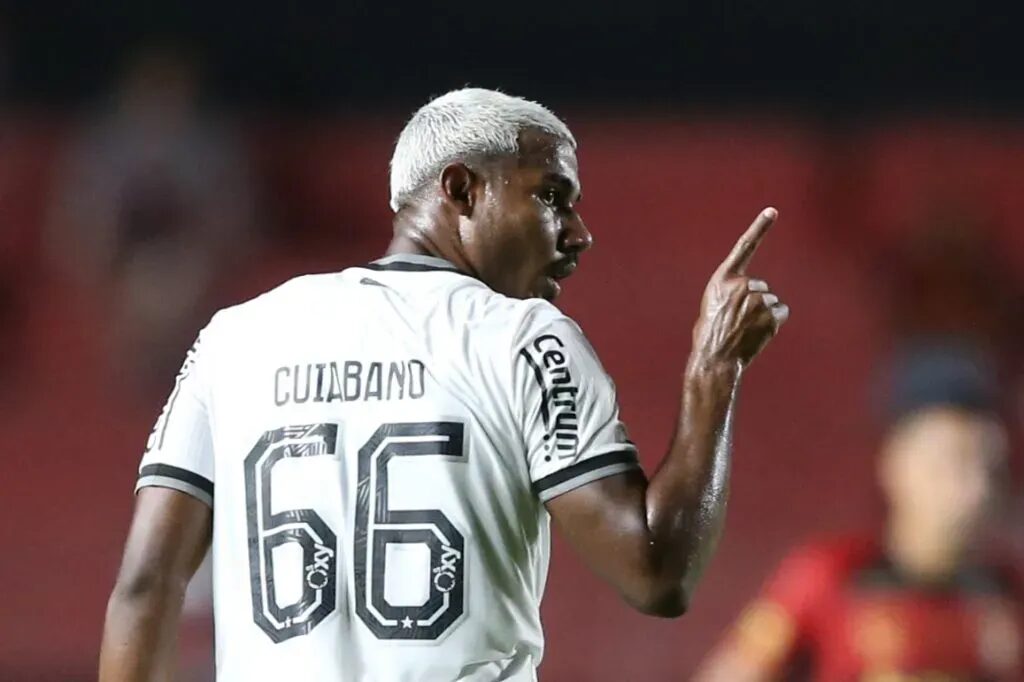 Botafogo aceita proposta do Nottingham Forest por Cuiabano e aguarda decisão do lateral - Meu Botafogo