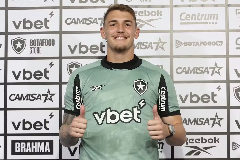 Botafogo paralisa acordo por Léo Linck após interesse inglês - Meu Botafogo