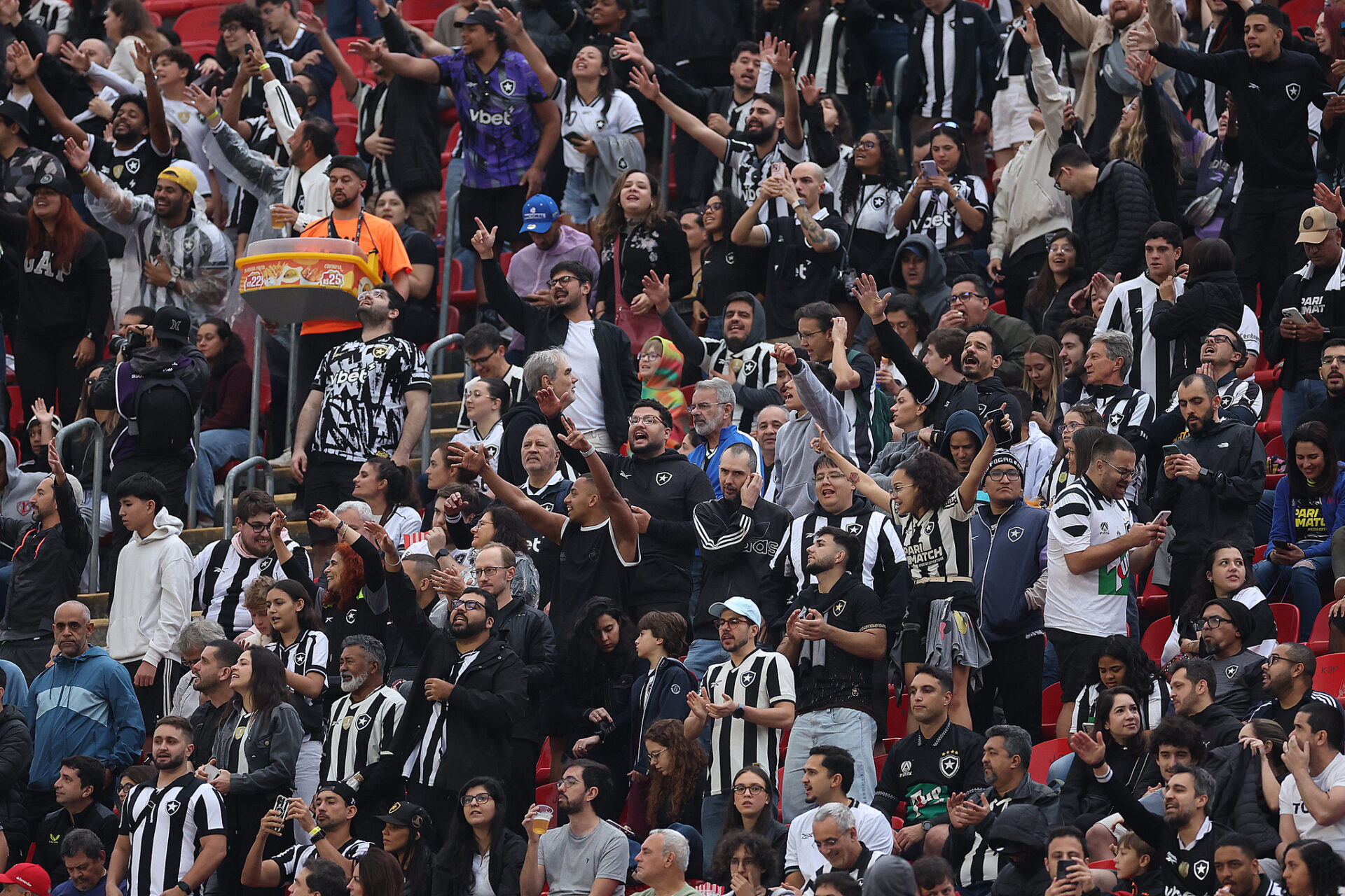 Botafogo segura jogador e recusa R$ 33 milhões e renova com o Botafogo - Meu Botafogo