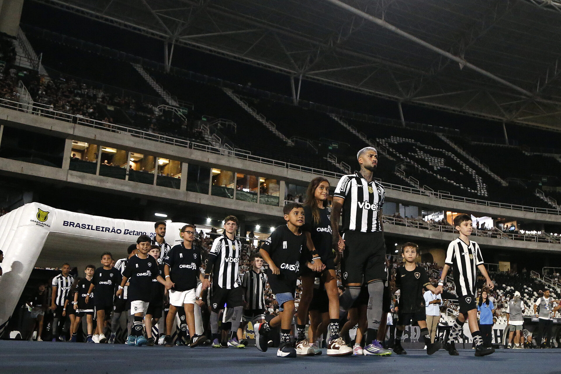 Botafogo viaja para Porto Alegre pressionado por desfalques no setor ofensivo - Meu Botafogo