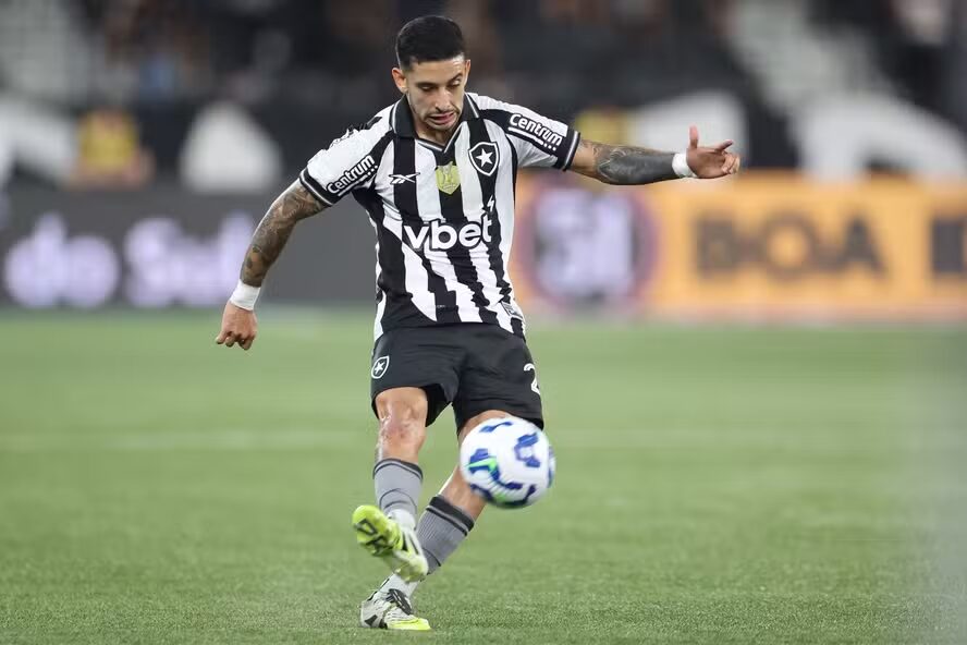 Botafogo: Santi Rodríguez quebra jejum e garante vitória em clássico nacional