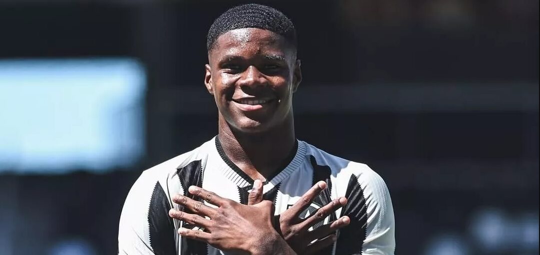 Botafogo aposta em jovem atacante panamenho no Brasileirão 2025 - Meu Botafogo