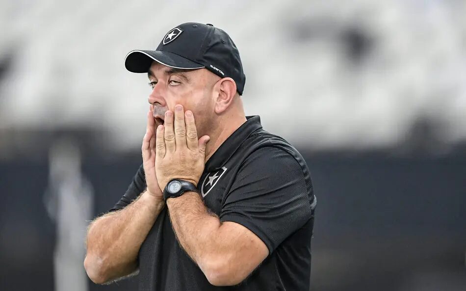 Ex-técnico do Botafogo justifica escalação polêmica de Bastos - Meu Botafogo