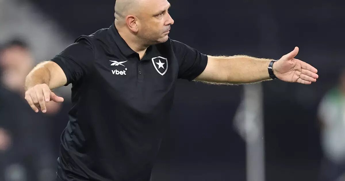 Botafogo arriscou demais? O dia em que Bastos caiu no Carioca - Meu Botafogo