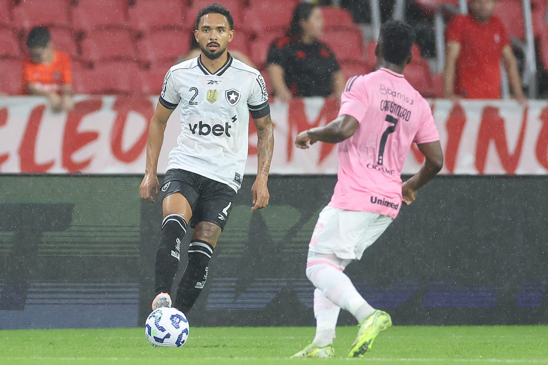 Botafogo: Sob chuva e pressão, glorioso é derrota por 2x0 no sul - Meu Botafogo
