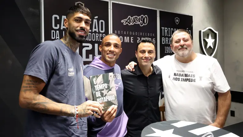 Vai pintar renovação? Experiente jogador do Botafogo aguarda assinatura de novo contrato com o clube: 