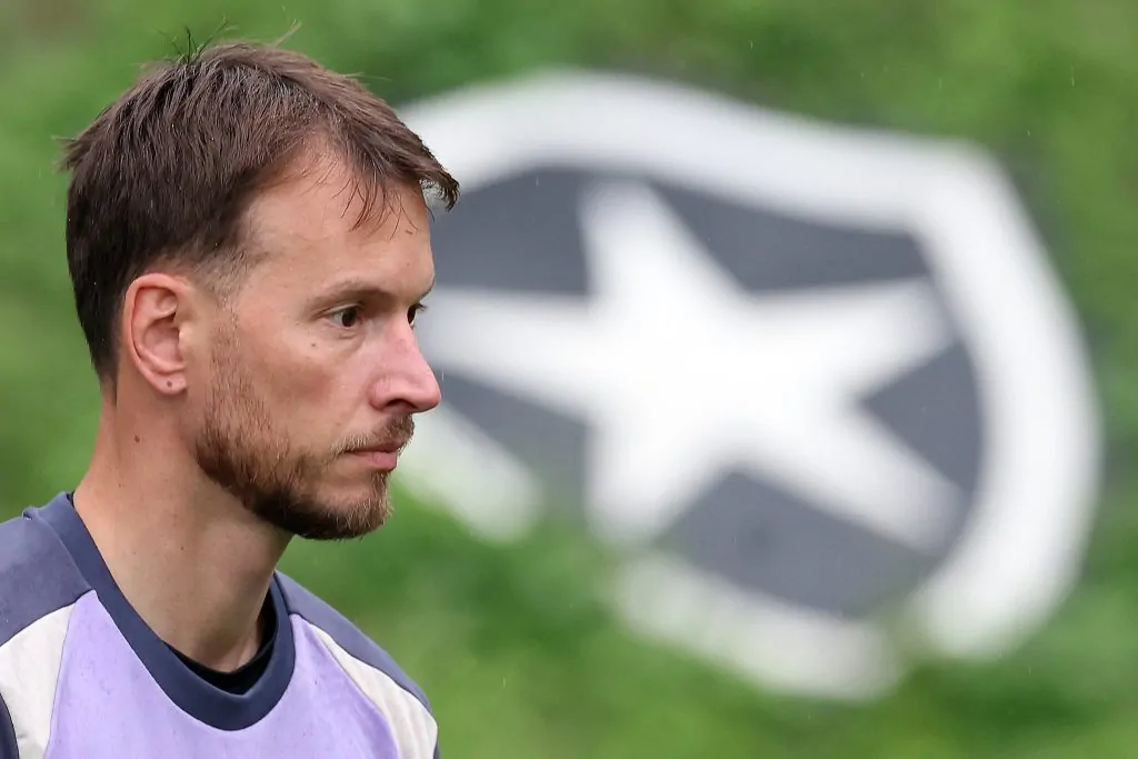 Com Neto lesionado, Botafogo acerta com goleiro por 2 temporadas - Meu Botafogo