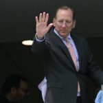 John Textor em busca do novo treinador do Botafogo